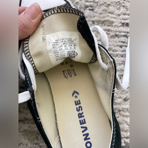 Converse all star classic black low tops women’s size 9.5 - Picture 3 of 10